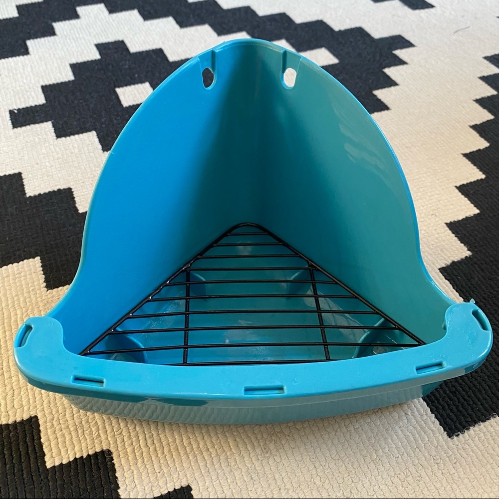 ⭐️ HOST PICK ⭐️ Small Pet Scatterless Litter Pan